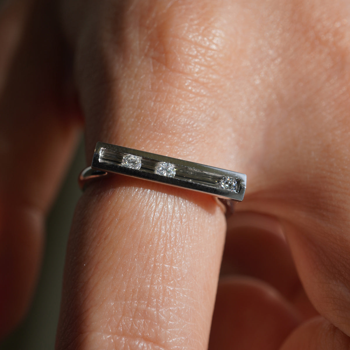 MOVING PLATINUM RING S