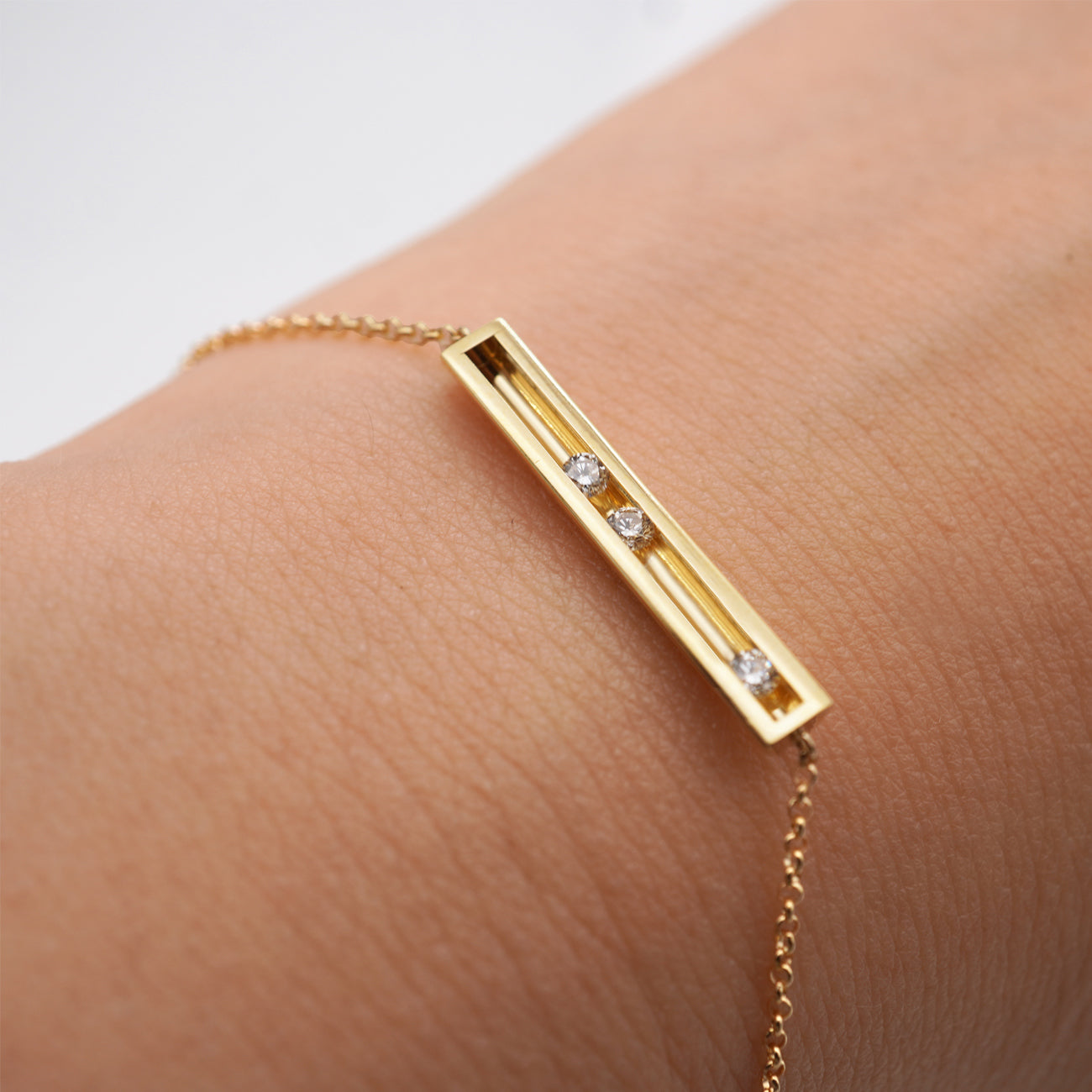 MOVING BRACELET