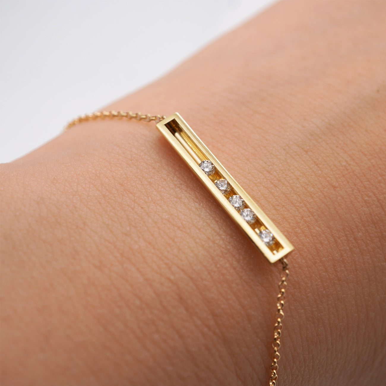 MOVING BRACELET