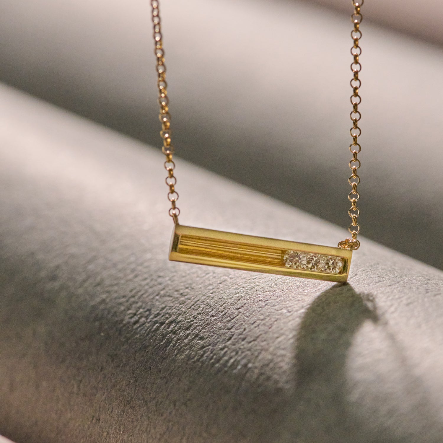 MOVING NECKLACE S