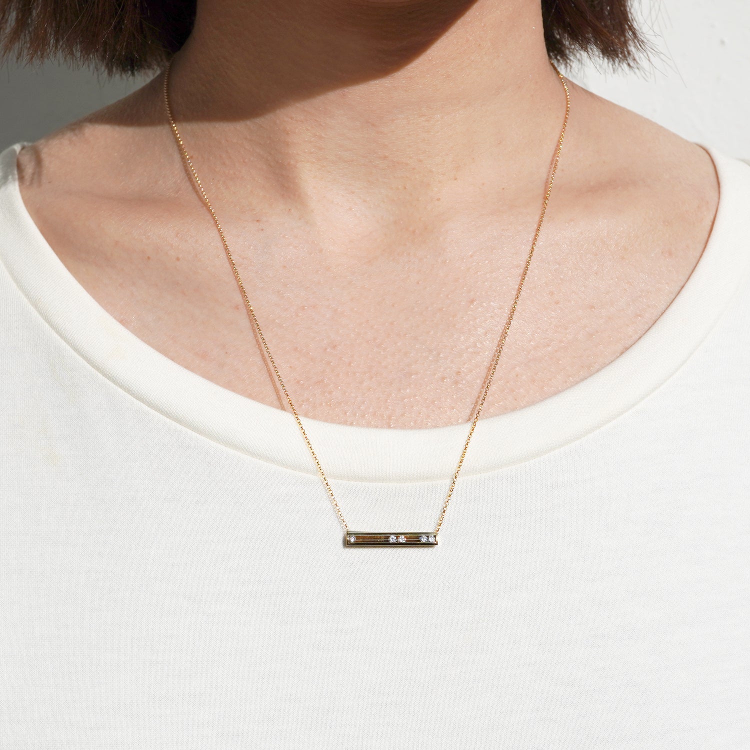 MOVING NECKLACE