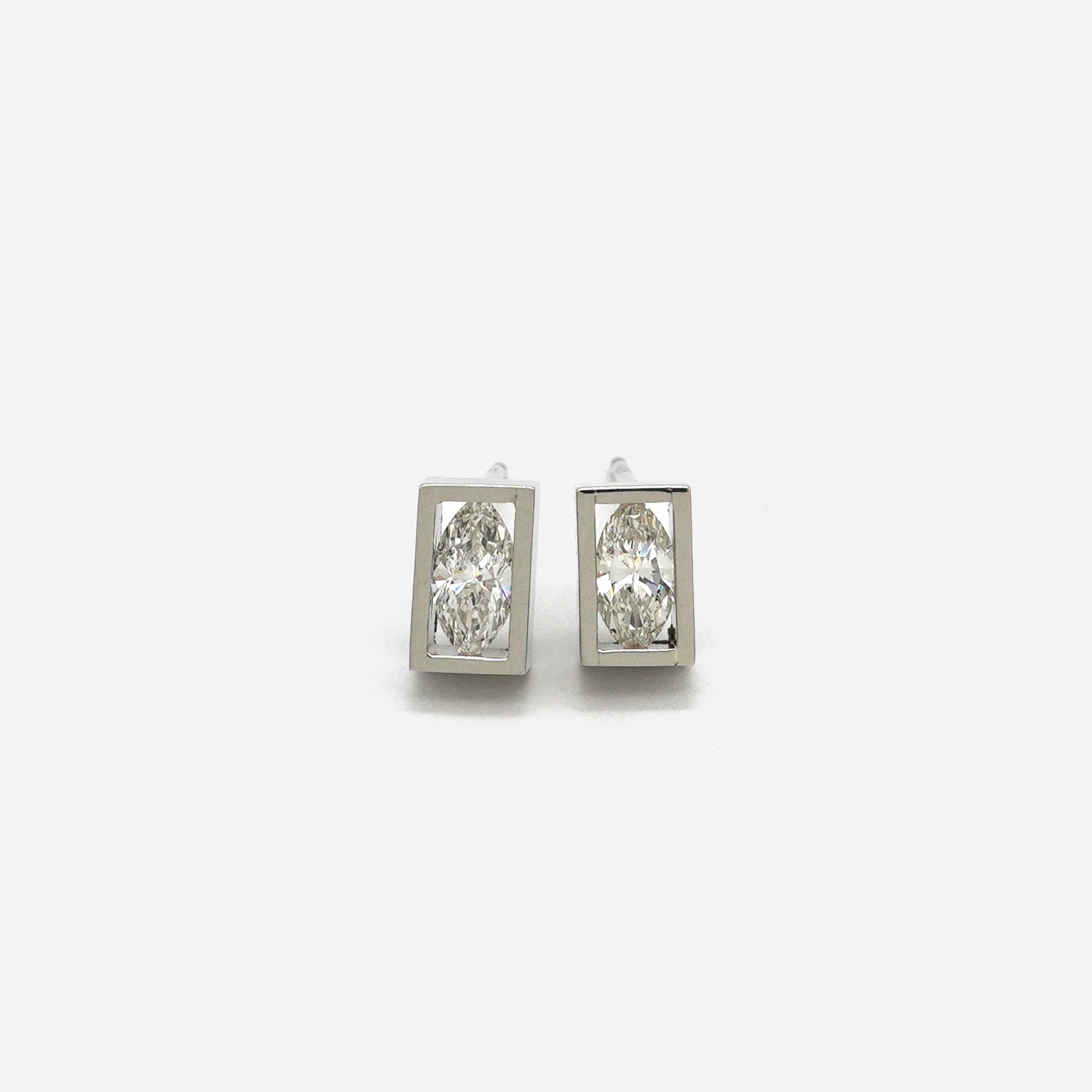 POSITION EARRING 0.381ct #3780
