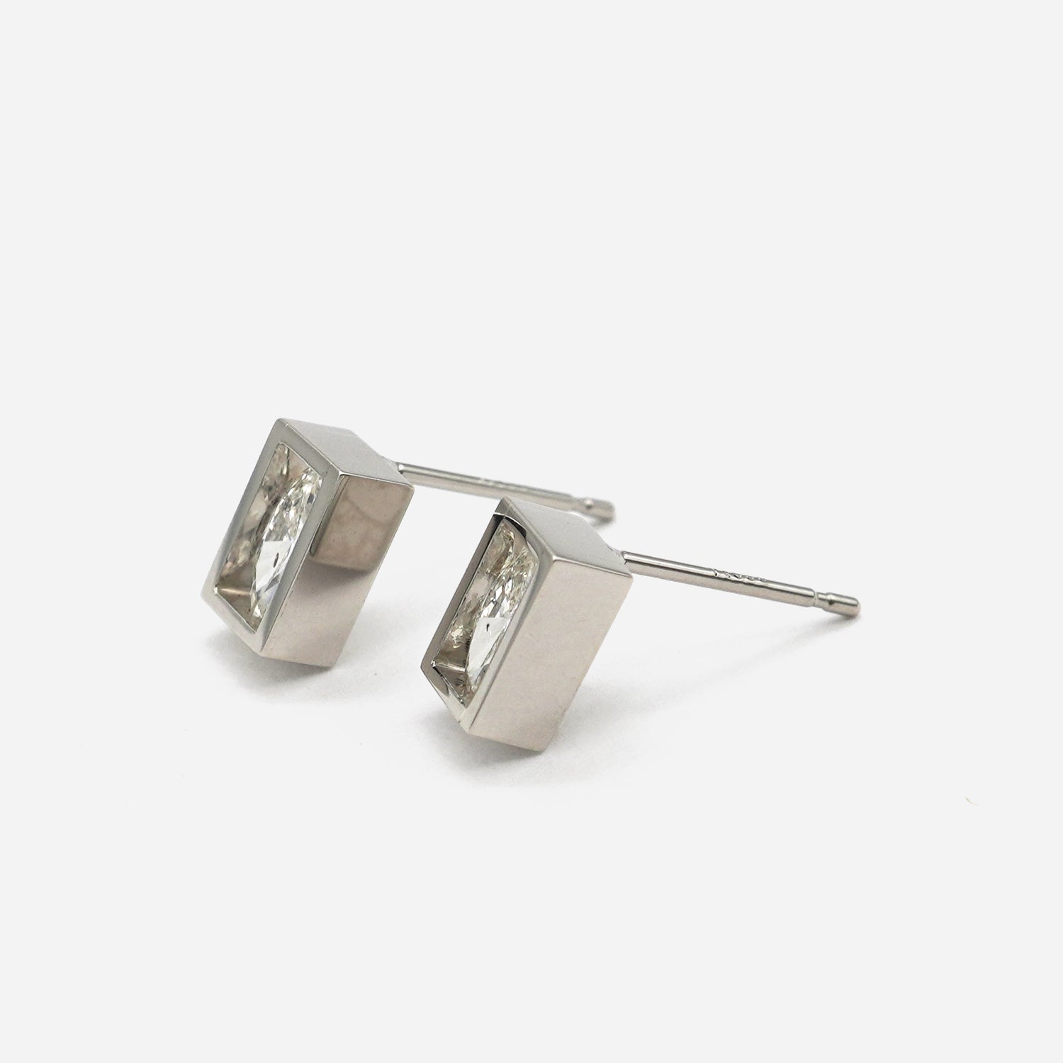 POSITION EARRING 0.381ct #3780