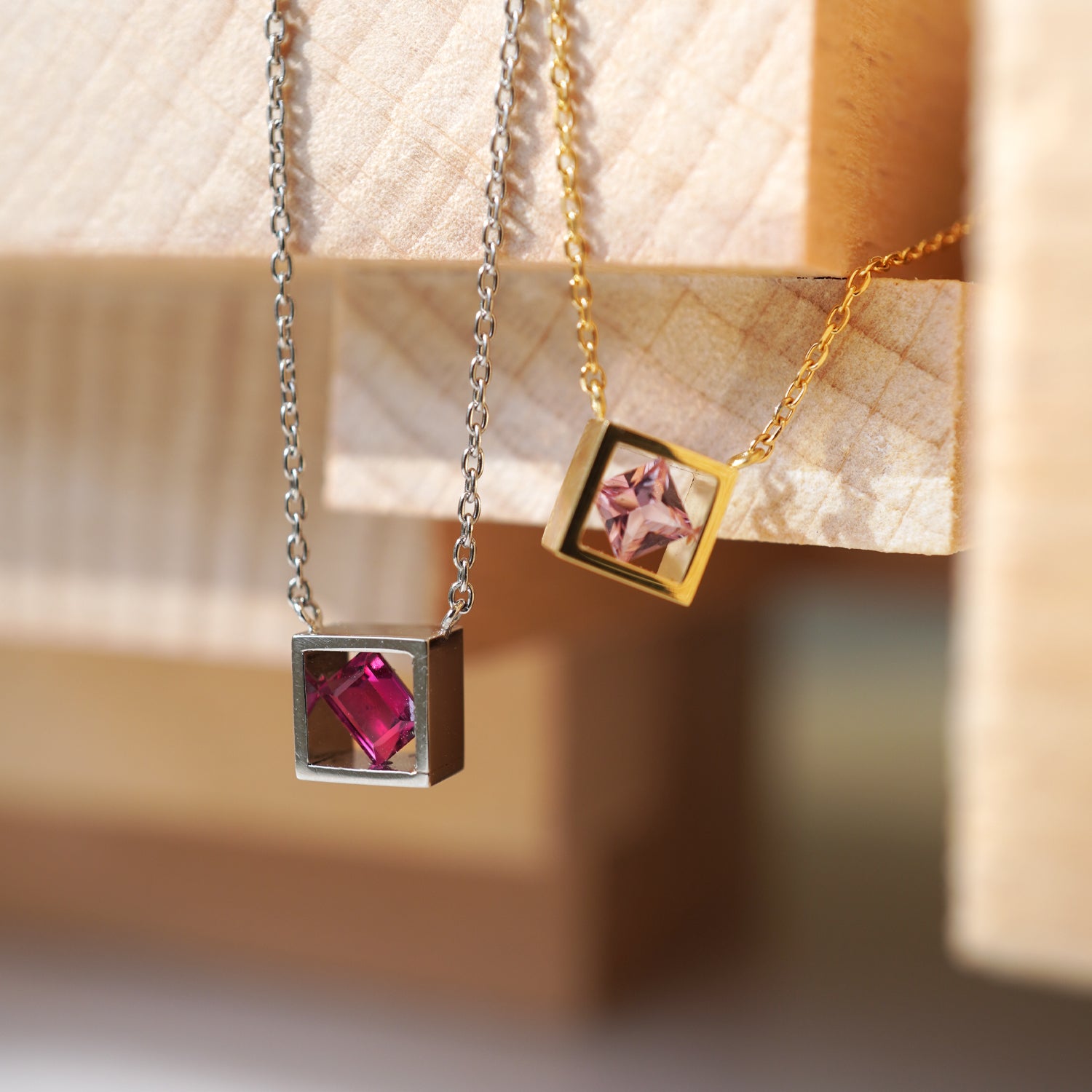 POSITION NECKLACE RUBY #3740
