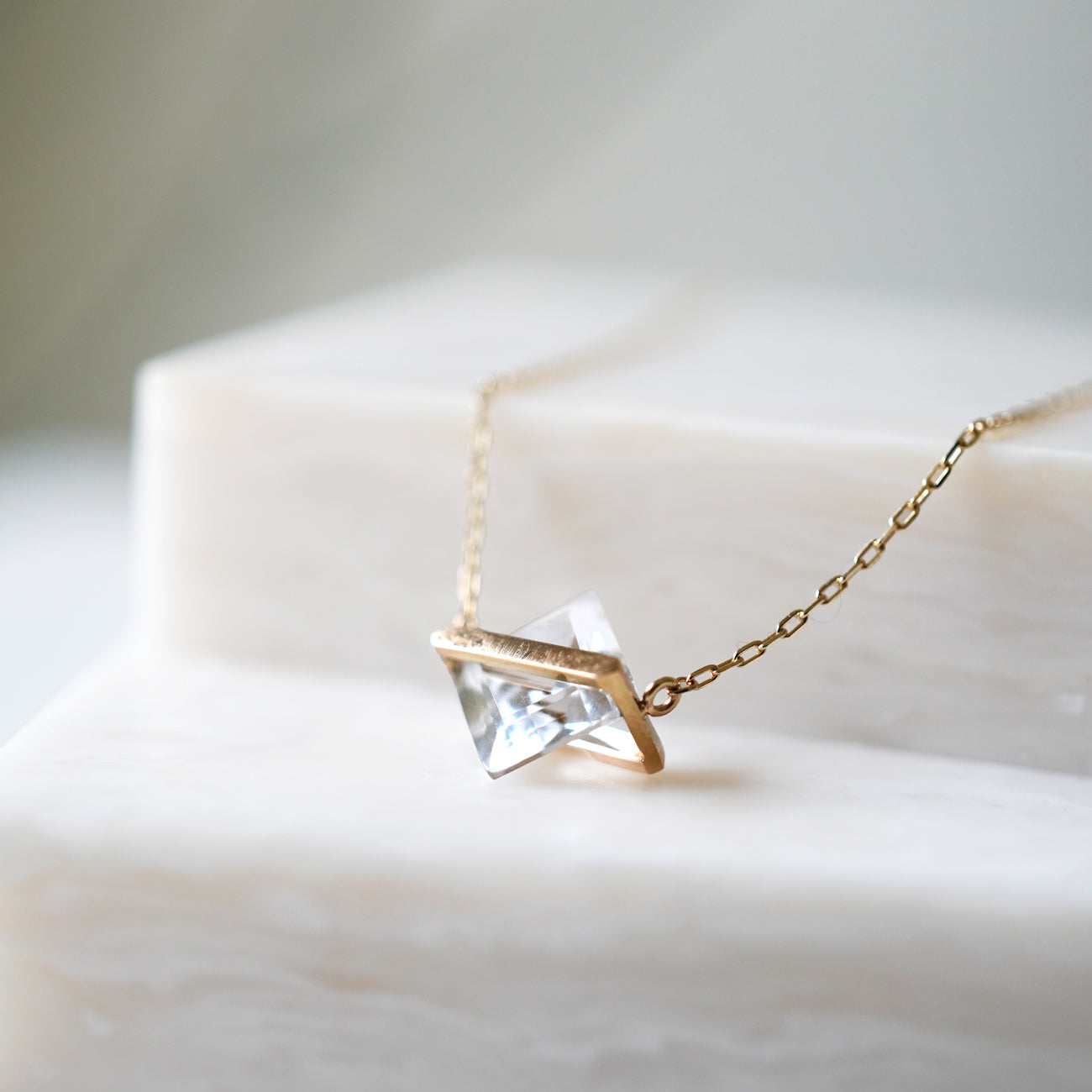 BAND NECKLACE QUARTZ #3648