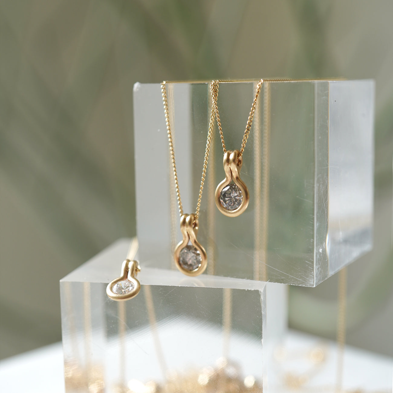 ROUND DIAMOND NECKLACE 4mm #3773