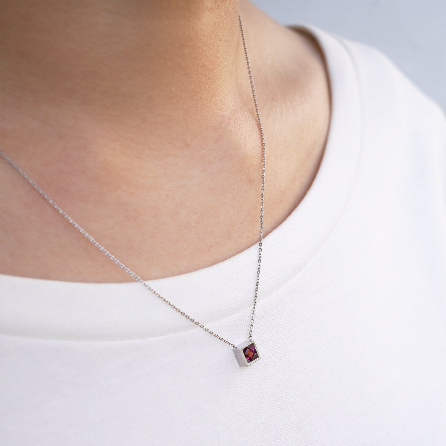 POSITION NECKLACE RUBY #3740