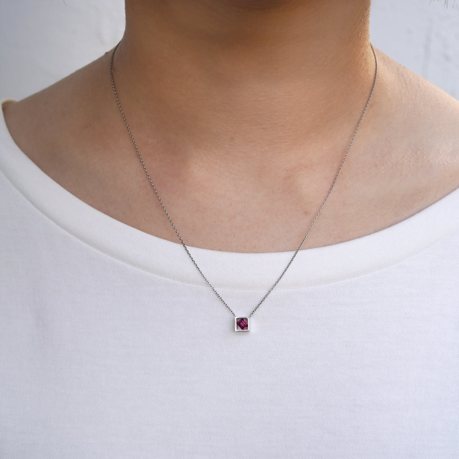 POSITION NECKLACE RUBY #3740