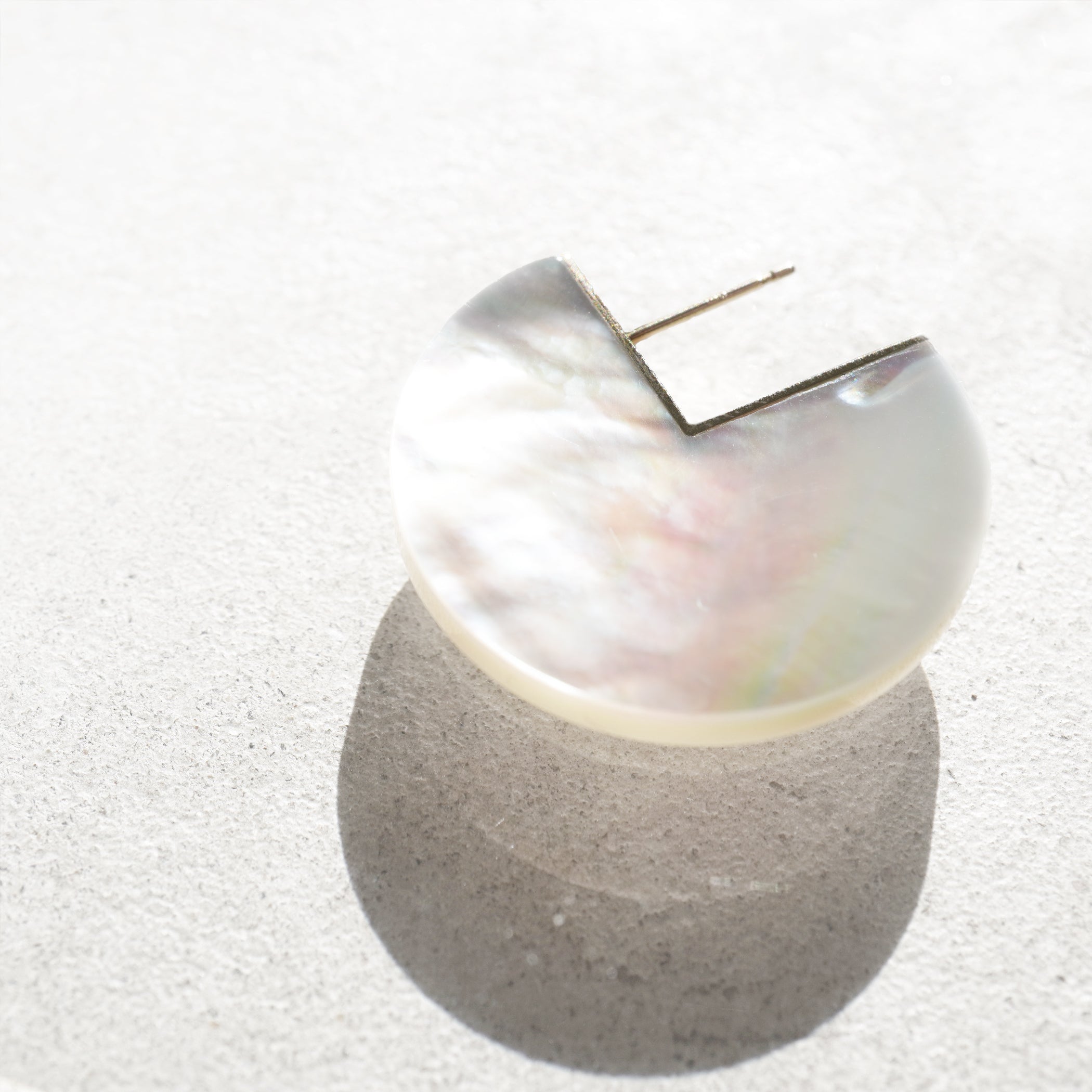 SLICE EARRING SINGLE 白蝶貝 #3140