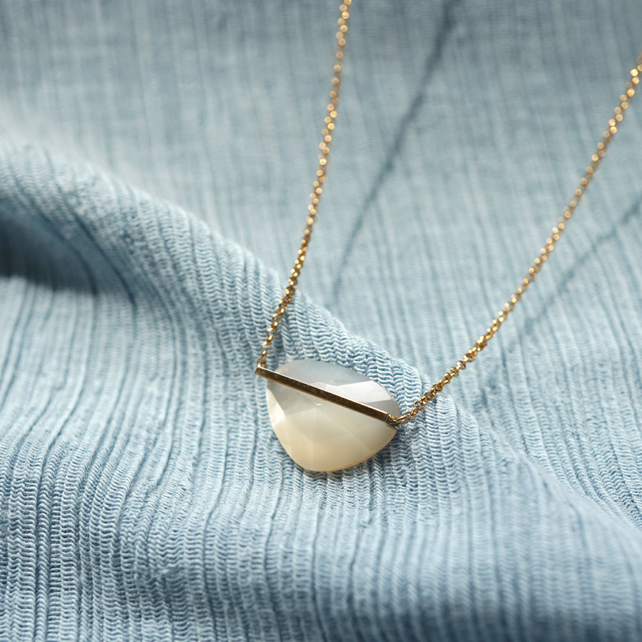 BAND NECKLACE MOTHER OF PEARL #3864