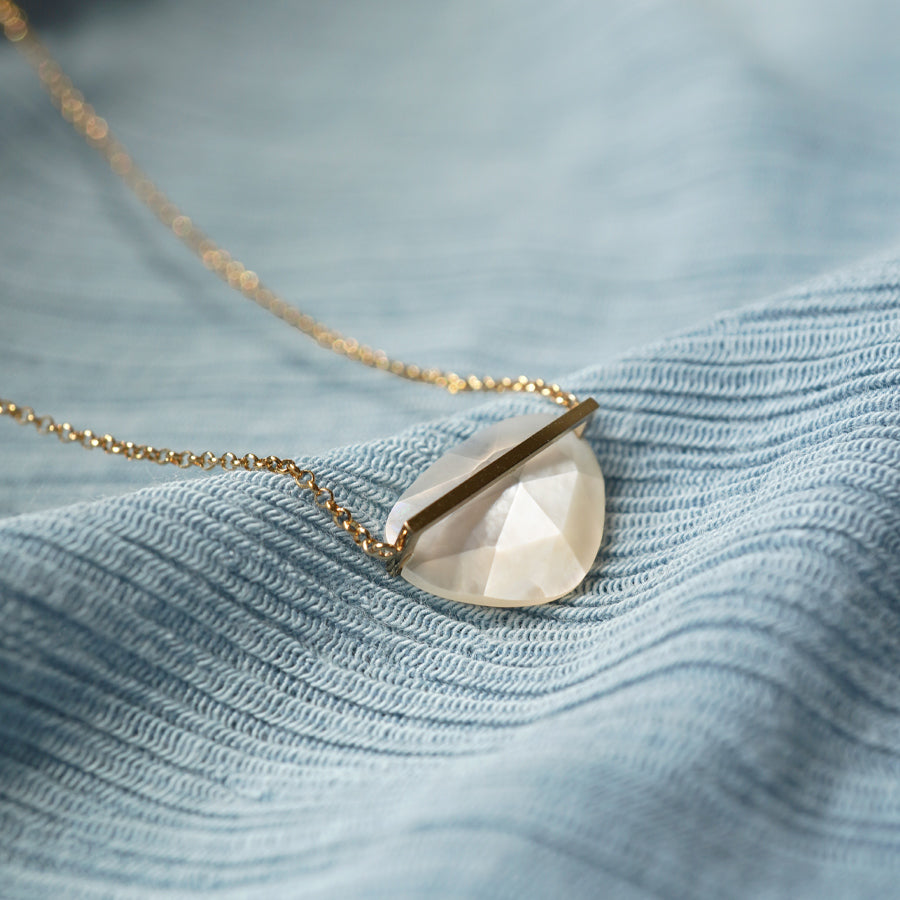 BAND NECKLACE MOTHER OF PEARL #3864