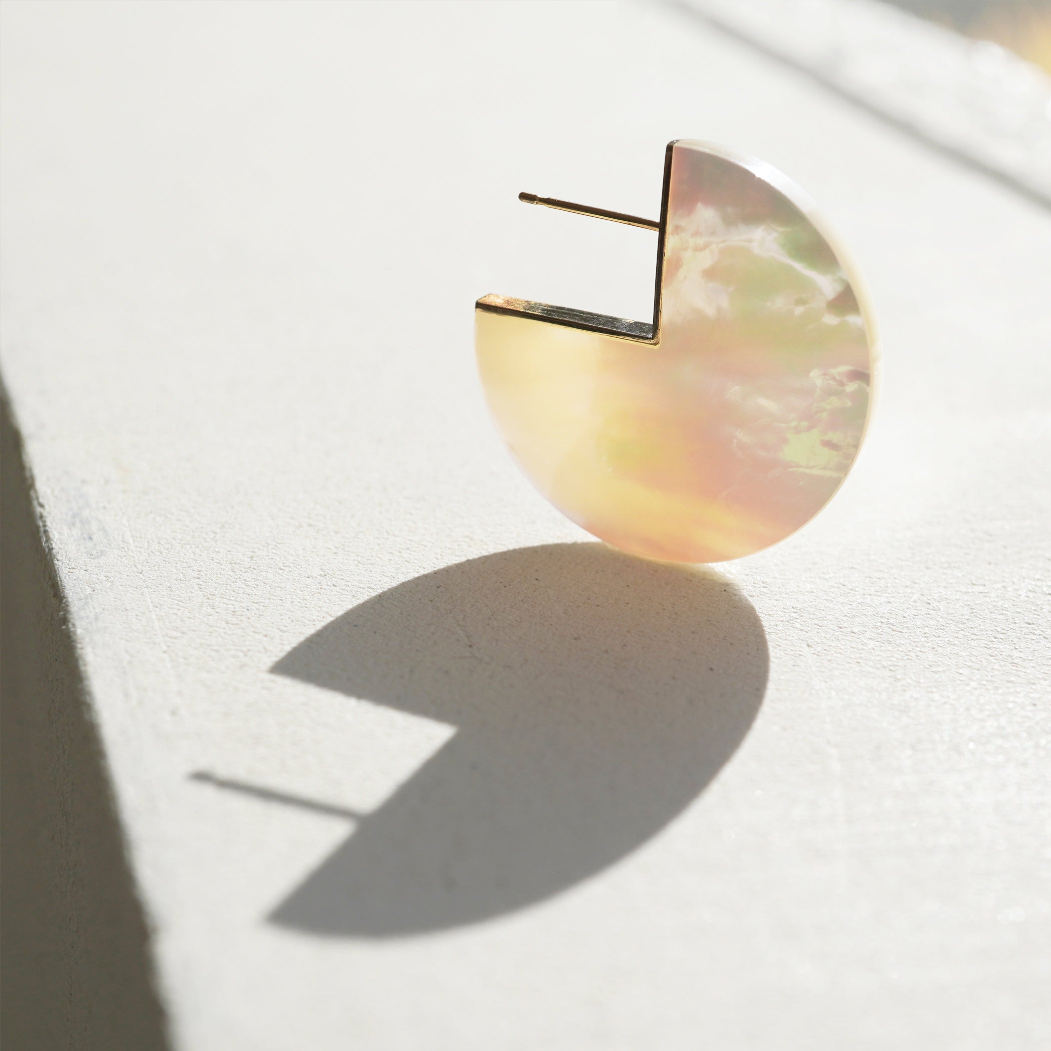 SLICE EARRING SINGLE 白蝶貝 #3140