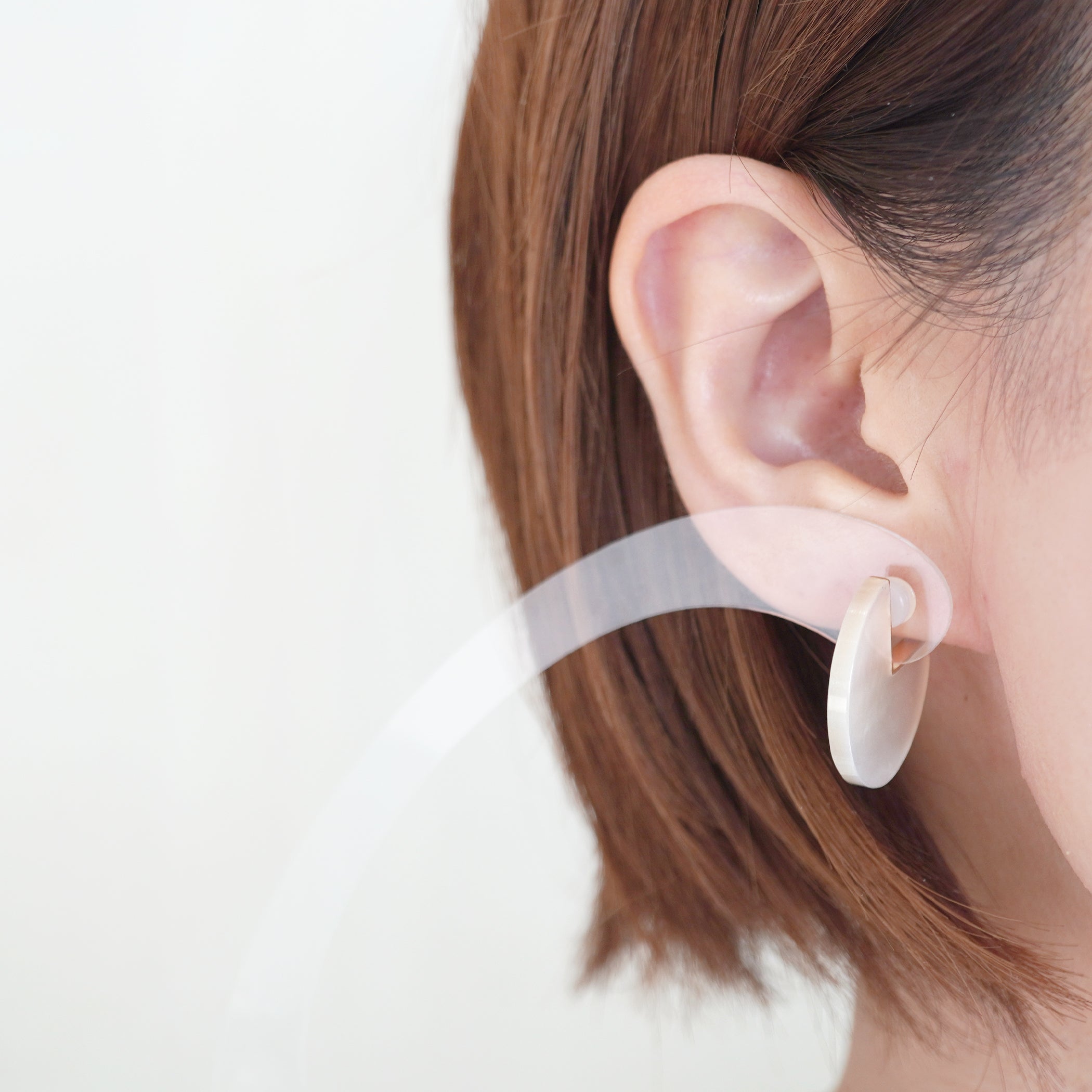 SLICE EARRINGS PAIR 白蝶貝 #3057