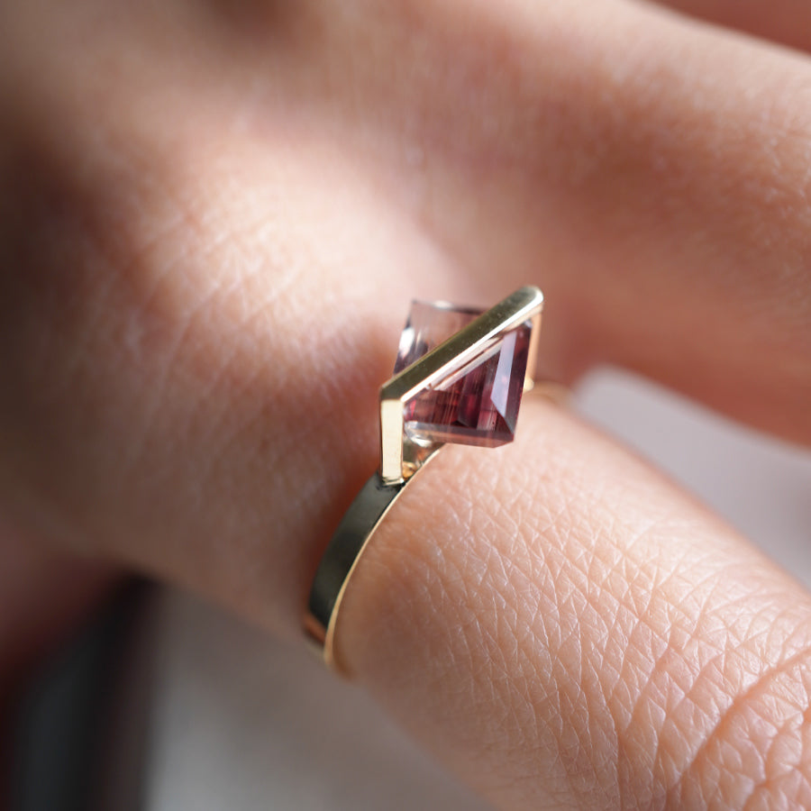 BAND RING OREGON SUNSTONE #4123