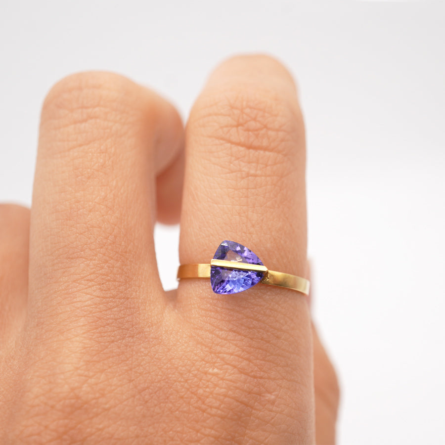 BAND RING TANZANITE#3835