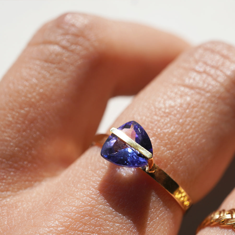 BAND RING TANZANITE#3835
