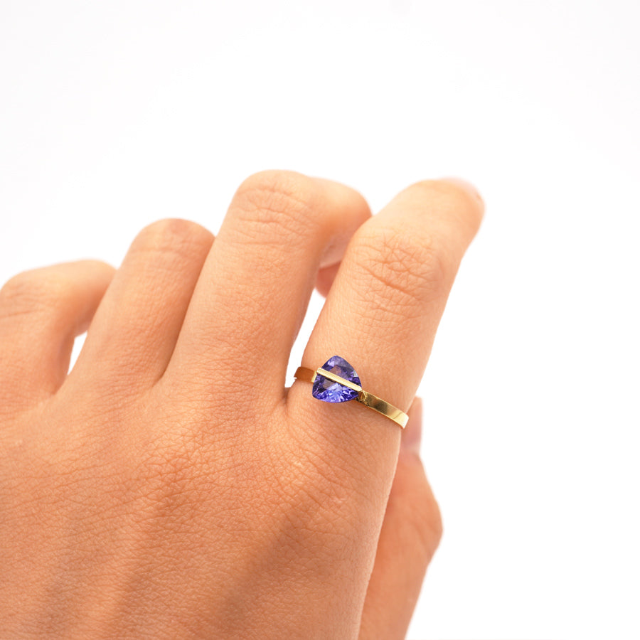 BAND RING TANZANITE#3835
