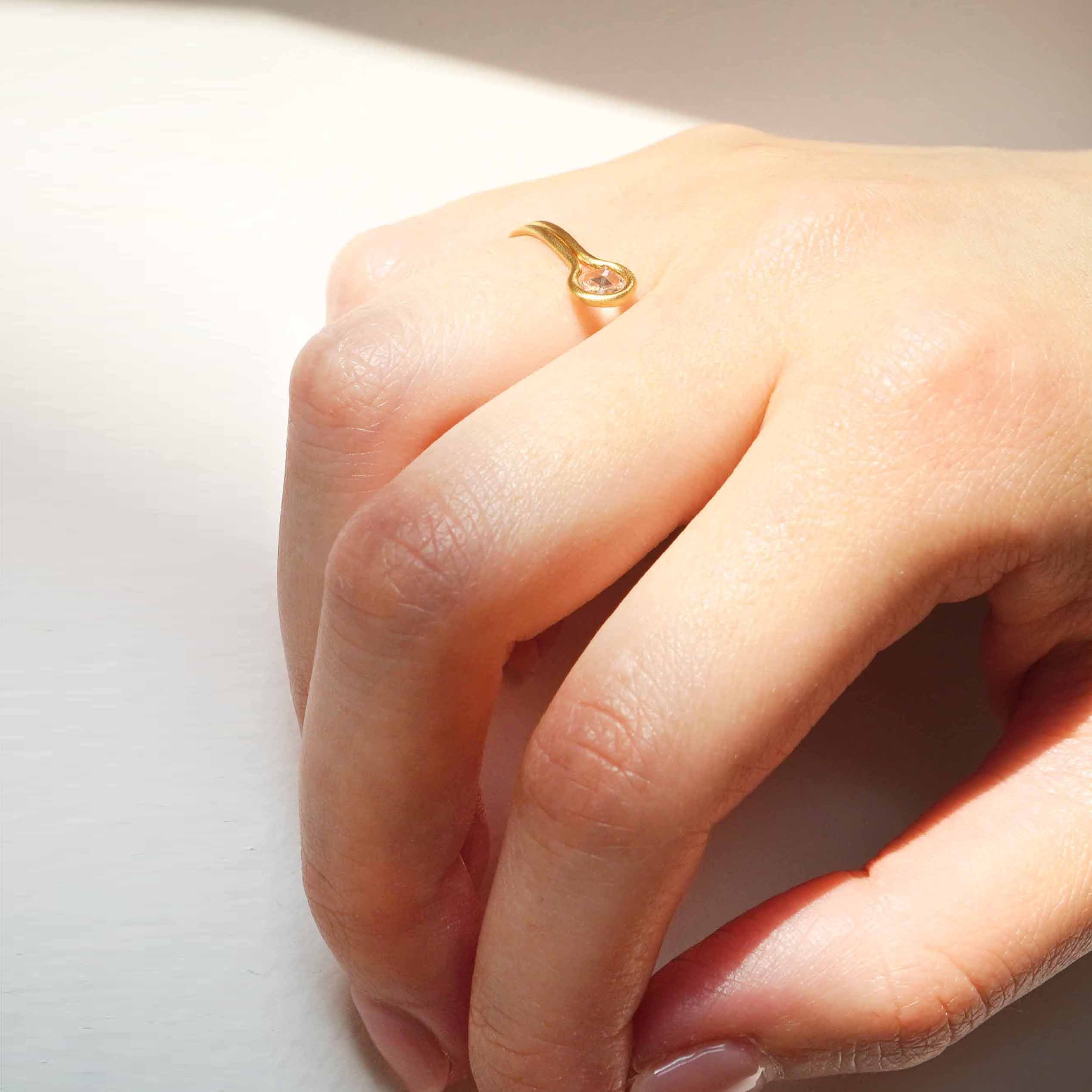 ROUND DIAMOND RING #1160