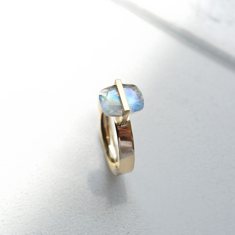 BAND RING MOONSTONE #2525