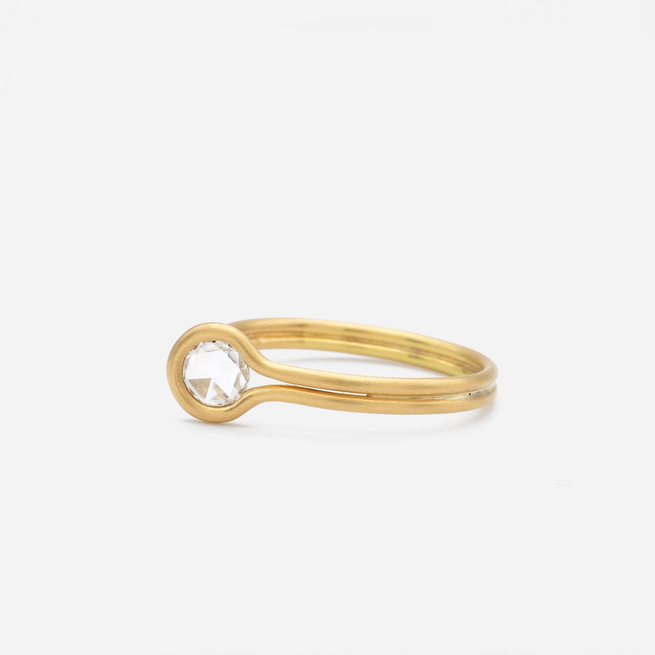 ROUND DIAMOND RING #1160