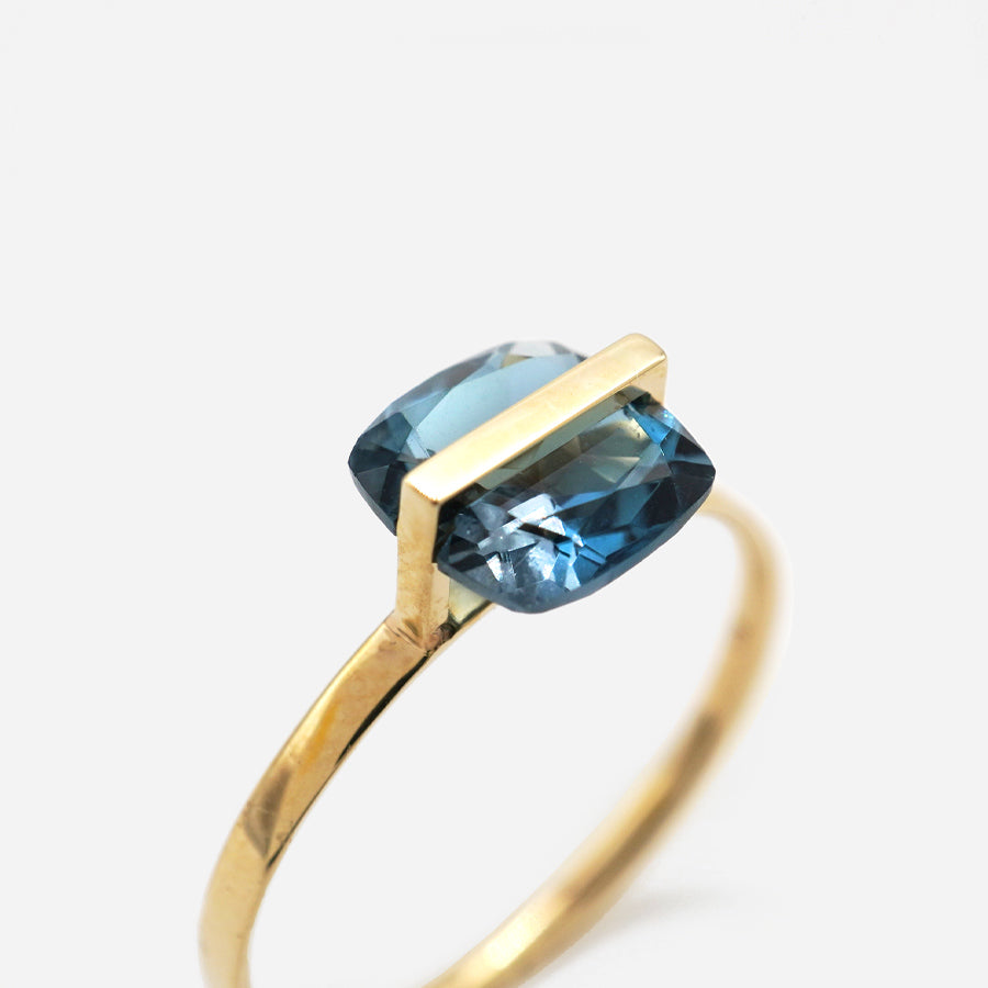 BAND RING BLUE TOPAZ #2938