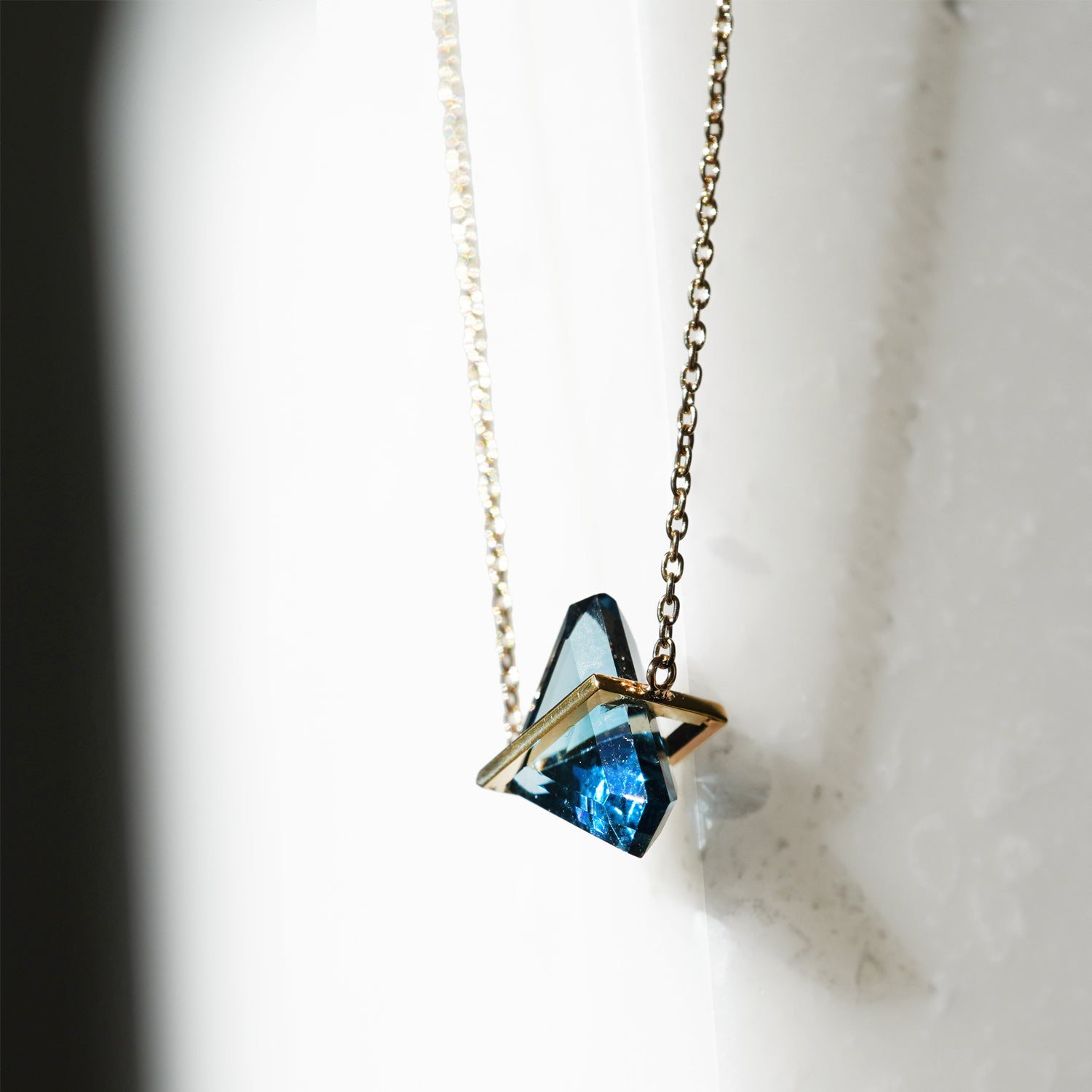 BAND NECKLACE  BLUE TOPAZ #2786