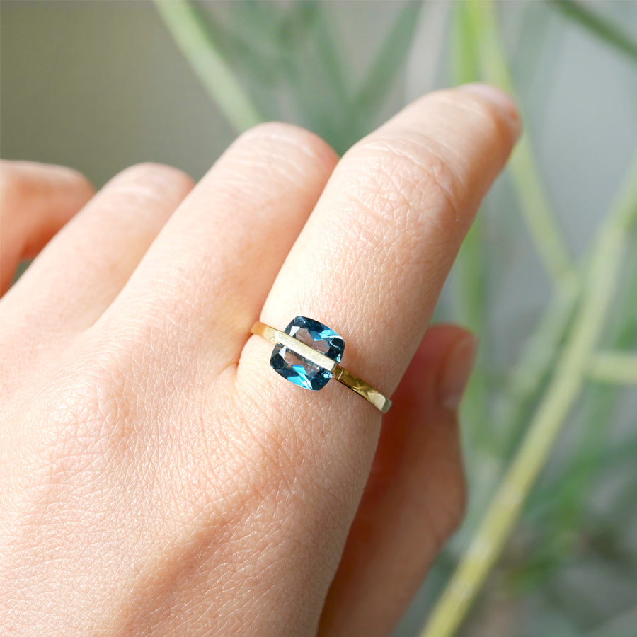 BAND RING BLUE TOPAZ #2938