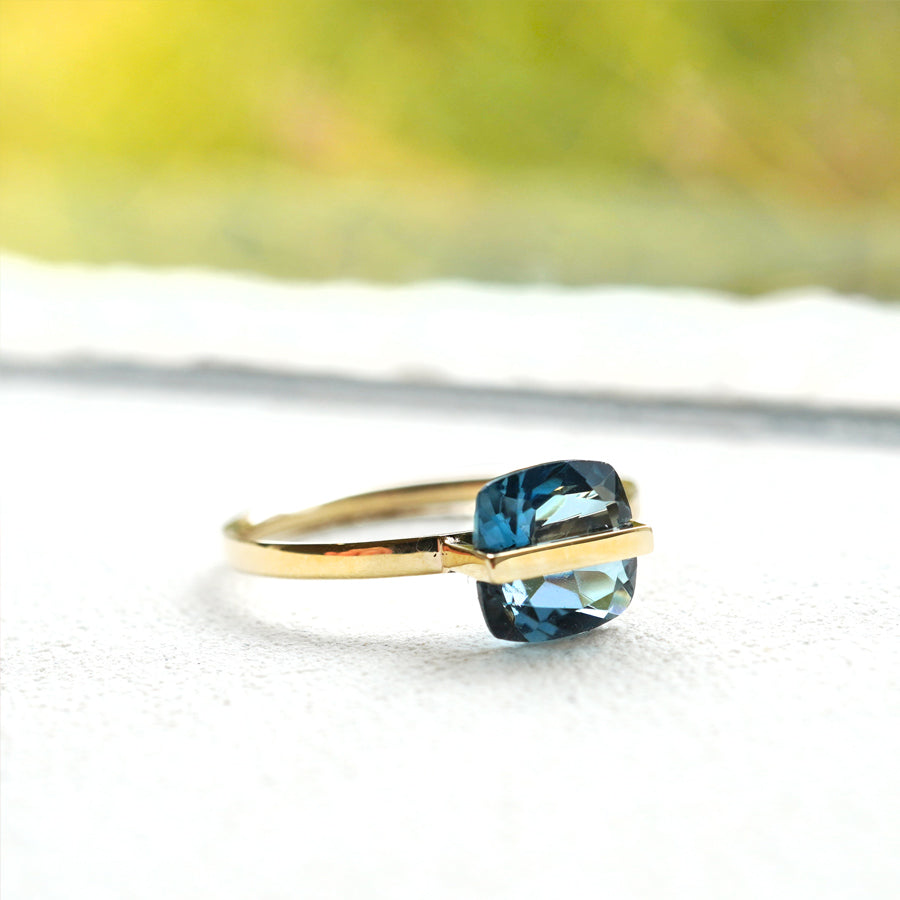 BAND RING BLUE TOPAZ #2938