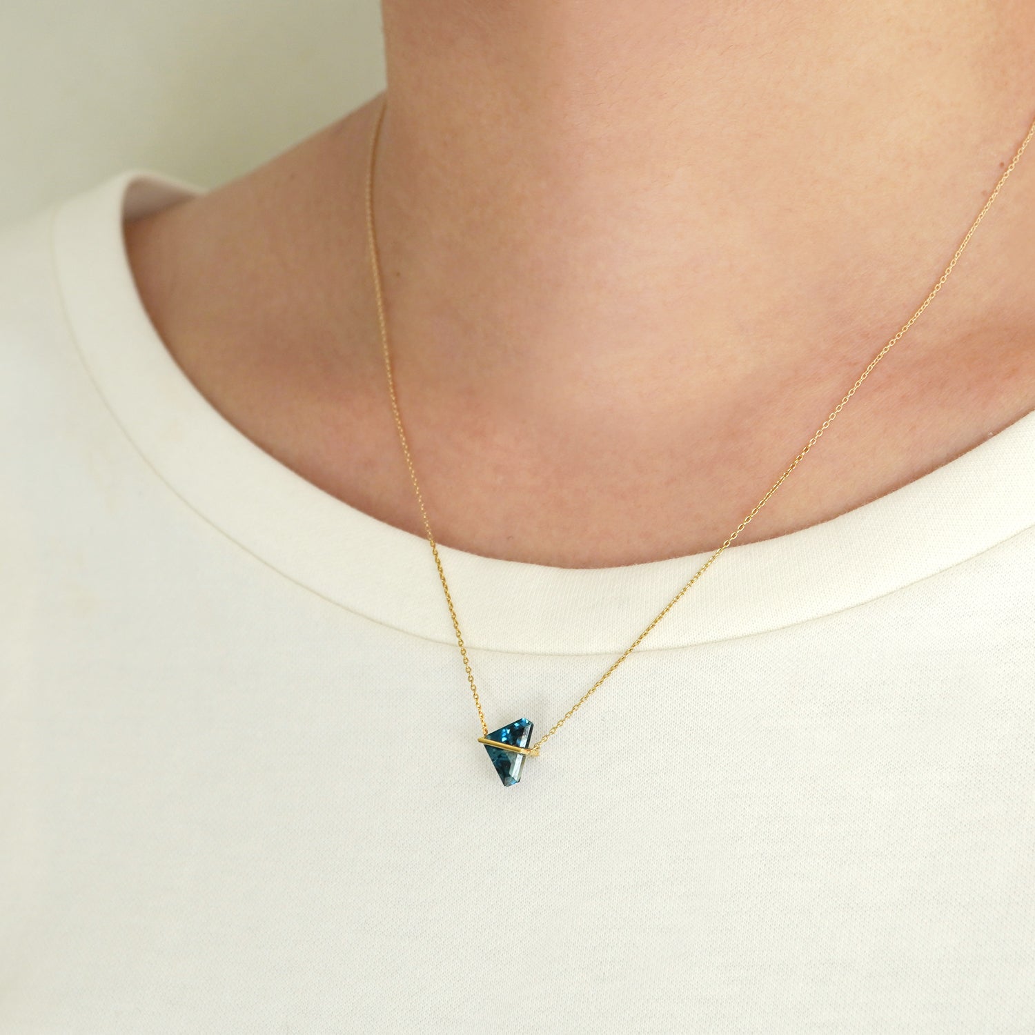 BAND NECKLACE  BLUE TOPAZ #2786