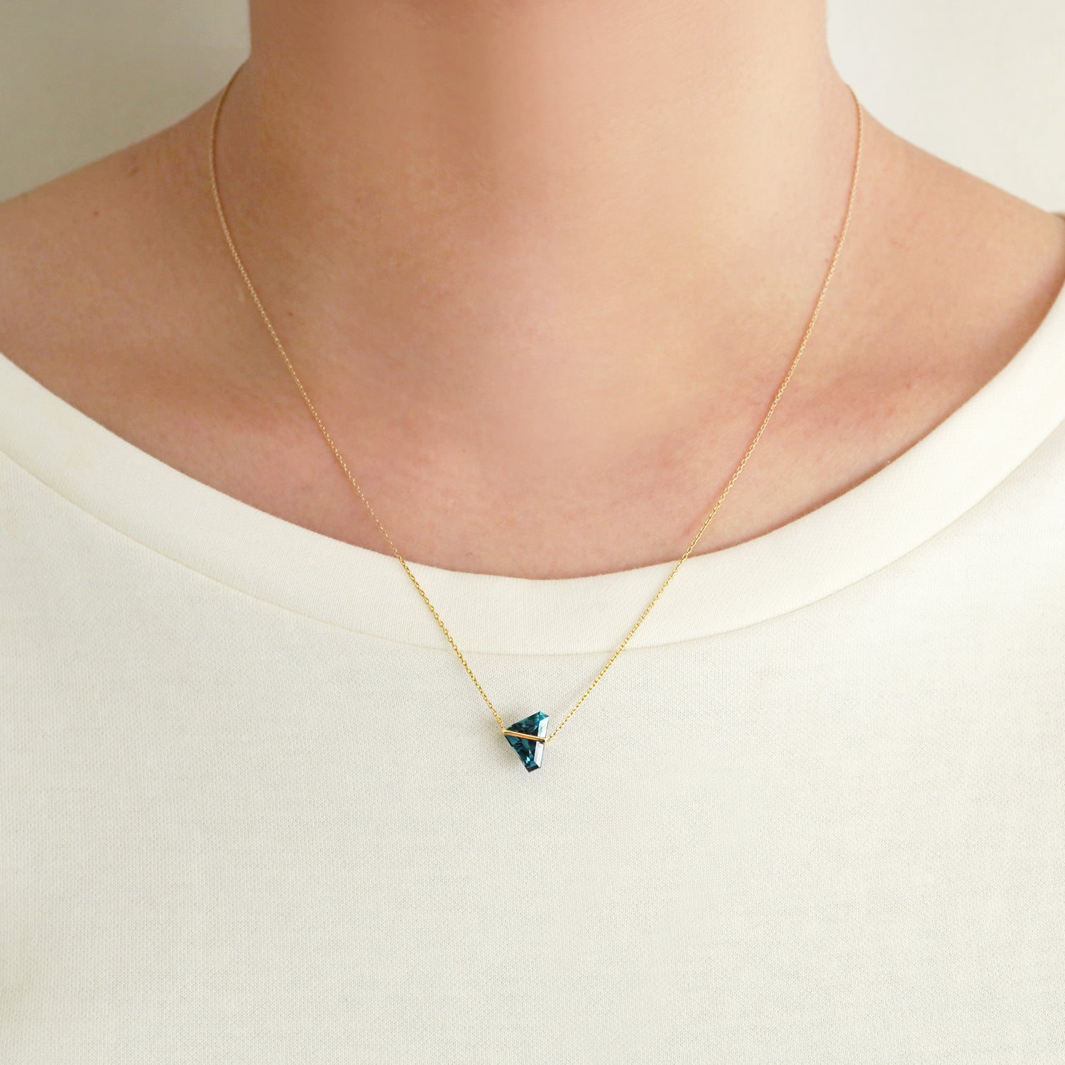 BAND NECKLACE  BLUE TOPAZ #2786