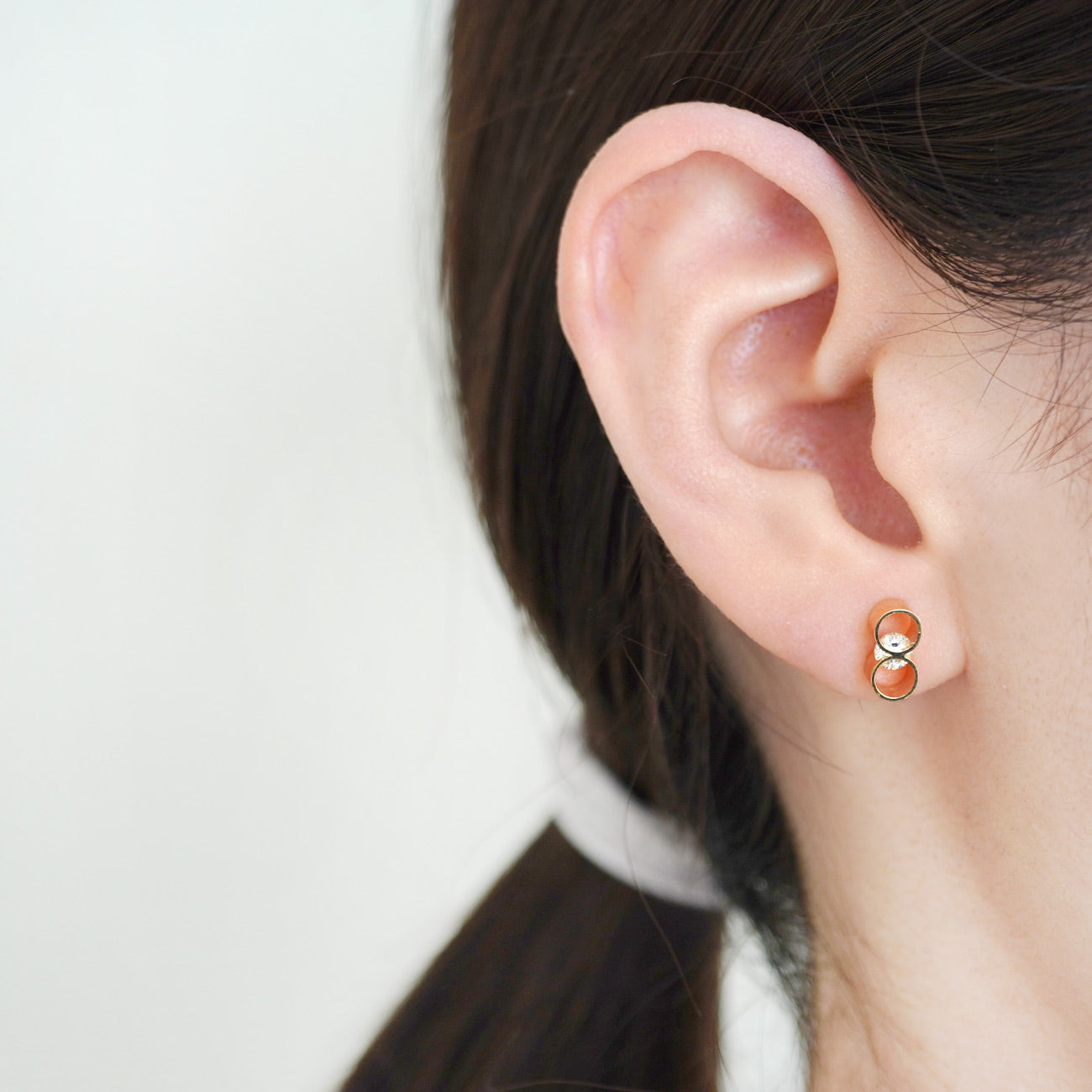 CON EARRINGS short