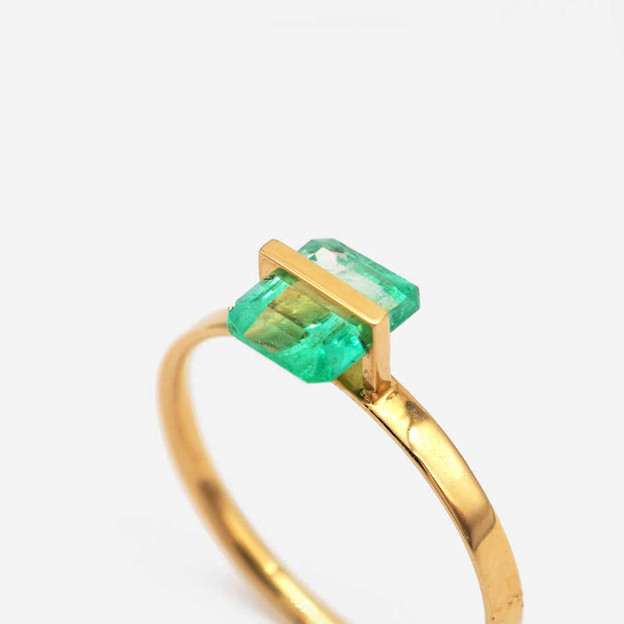 BAND RING EMERALD #2352