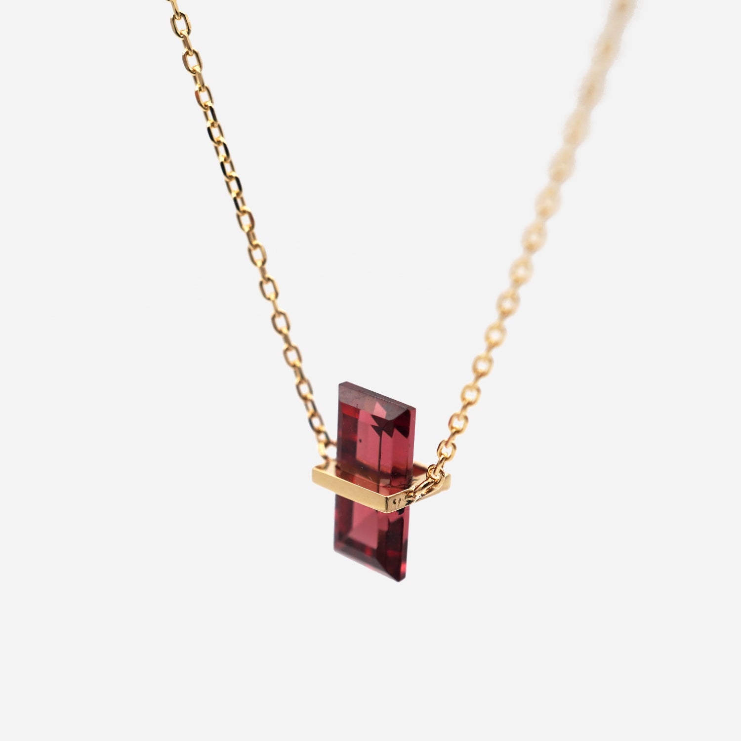 BAND NECKLACE GARNET #2405