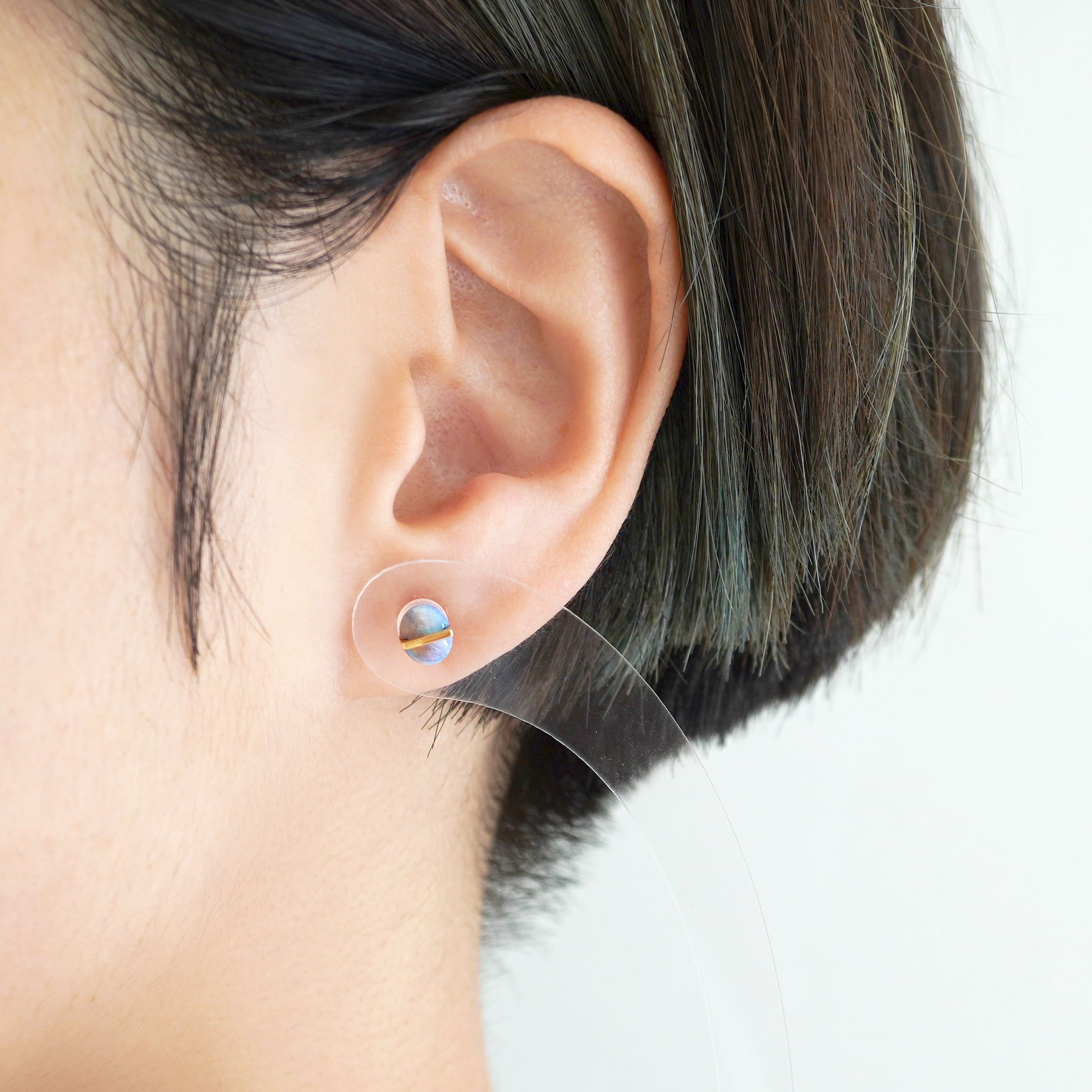 BAND SINGLE EARRING BLACK OPAL #2024