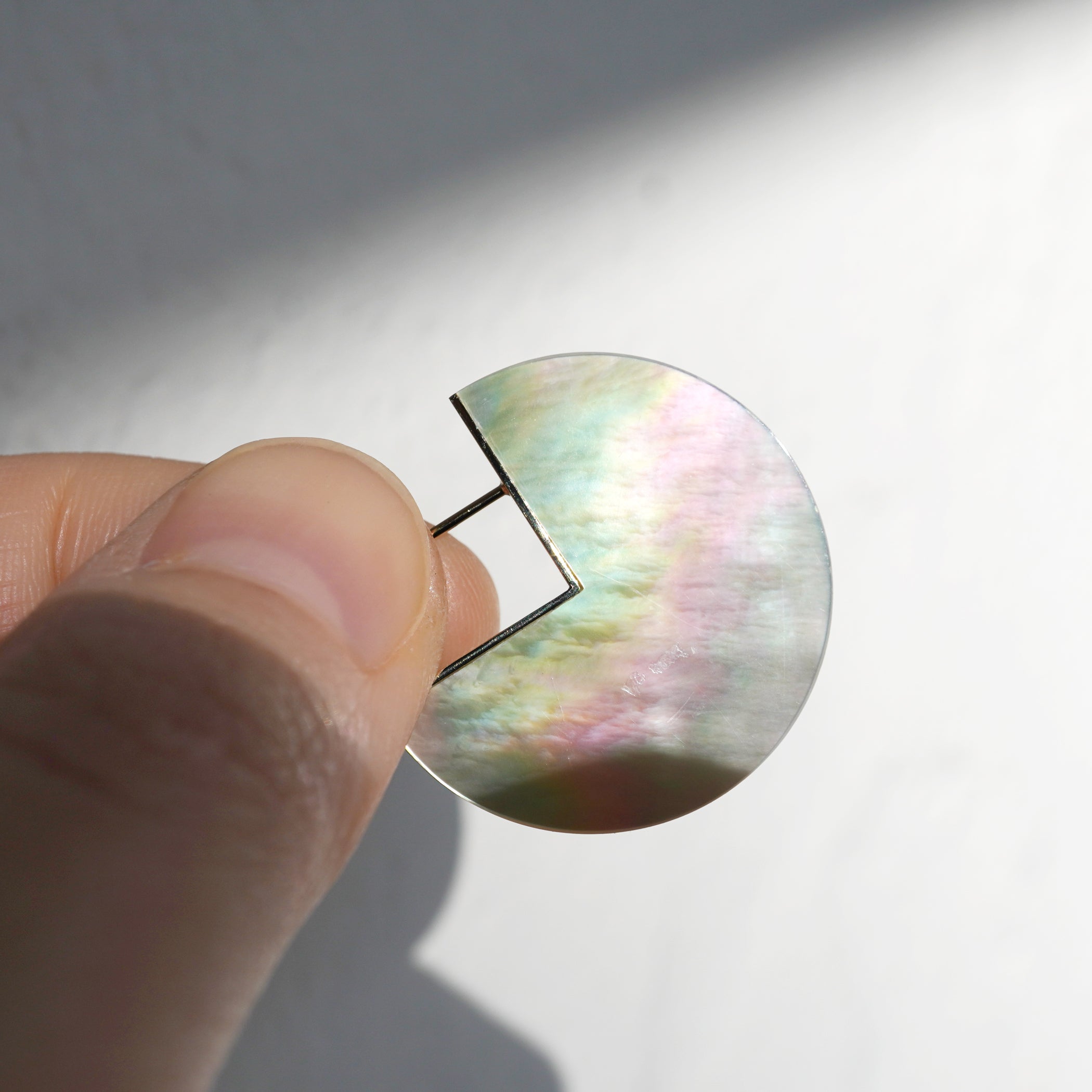 SLICE EARRING SINGLE 白蝶貝 #2871