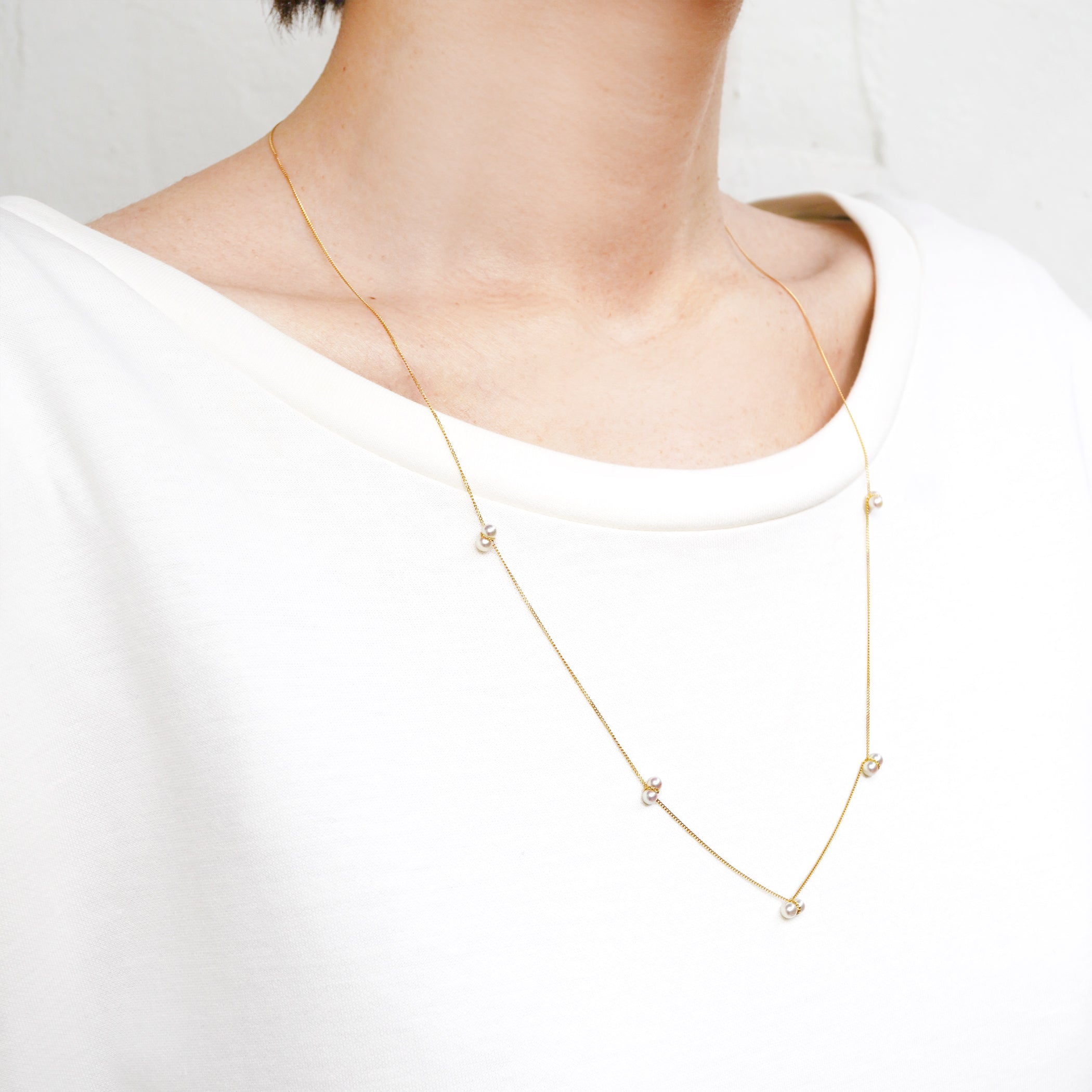 TWIN PEARL NECKLACE STATION