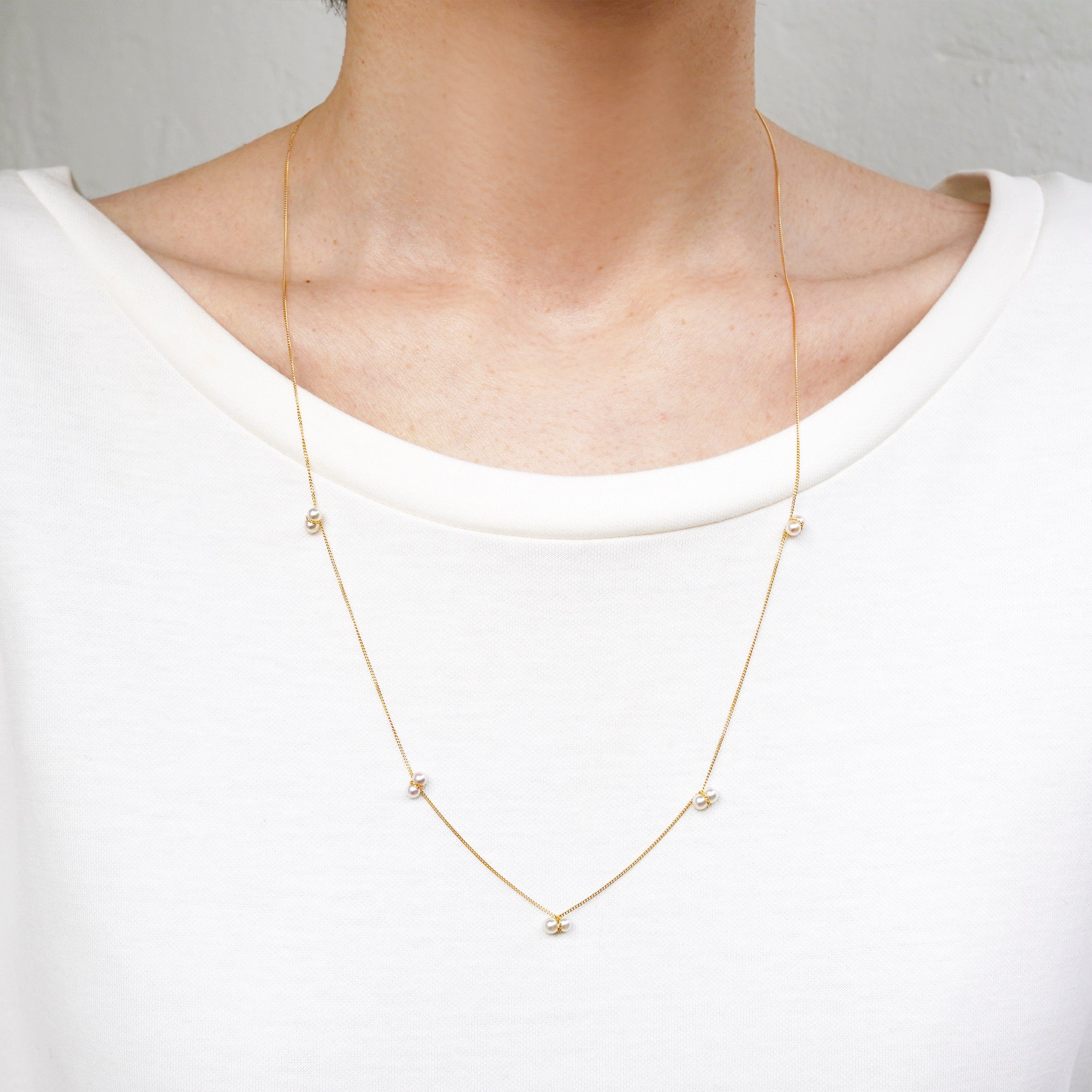 TWIN PEARL NECKLACE STATION