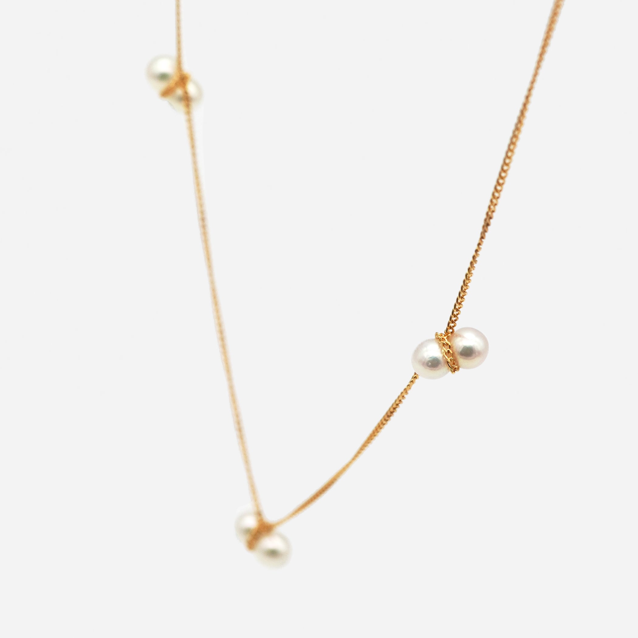 TWIN PEARL NECKLACE STATION