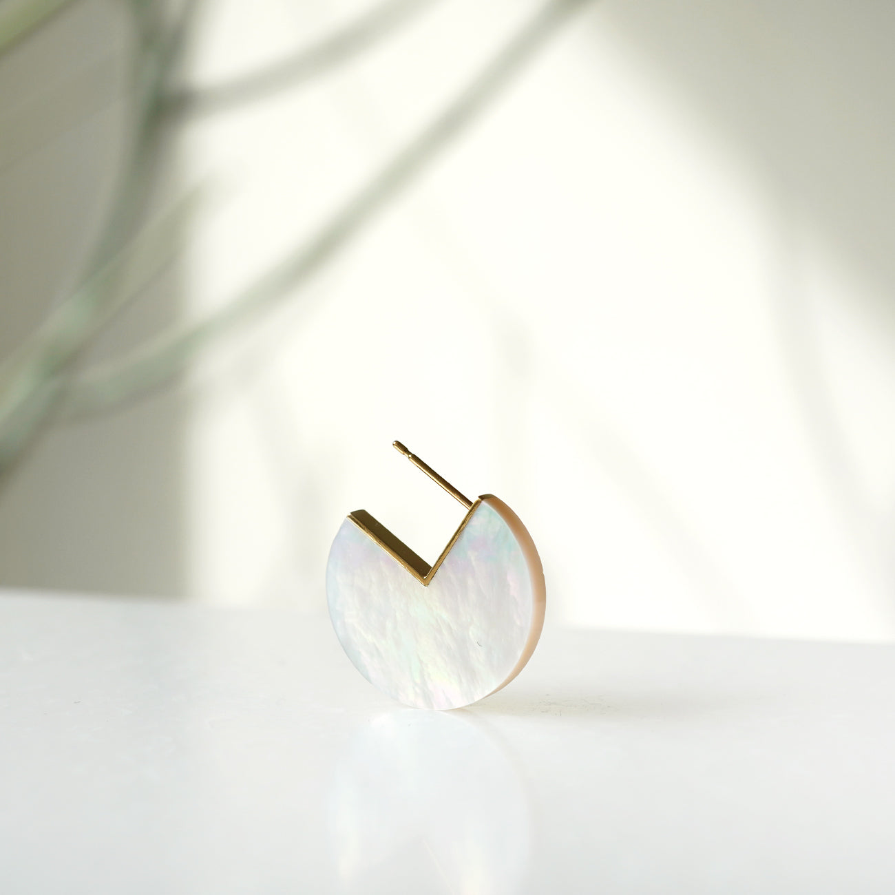 SLICE MINI EARRING SINGLE 白蝶貝#3634