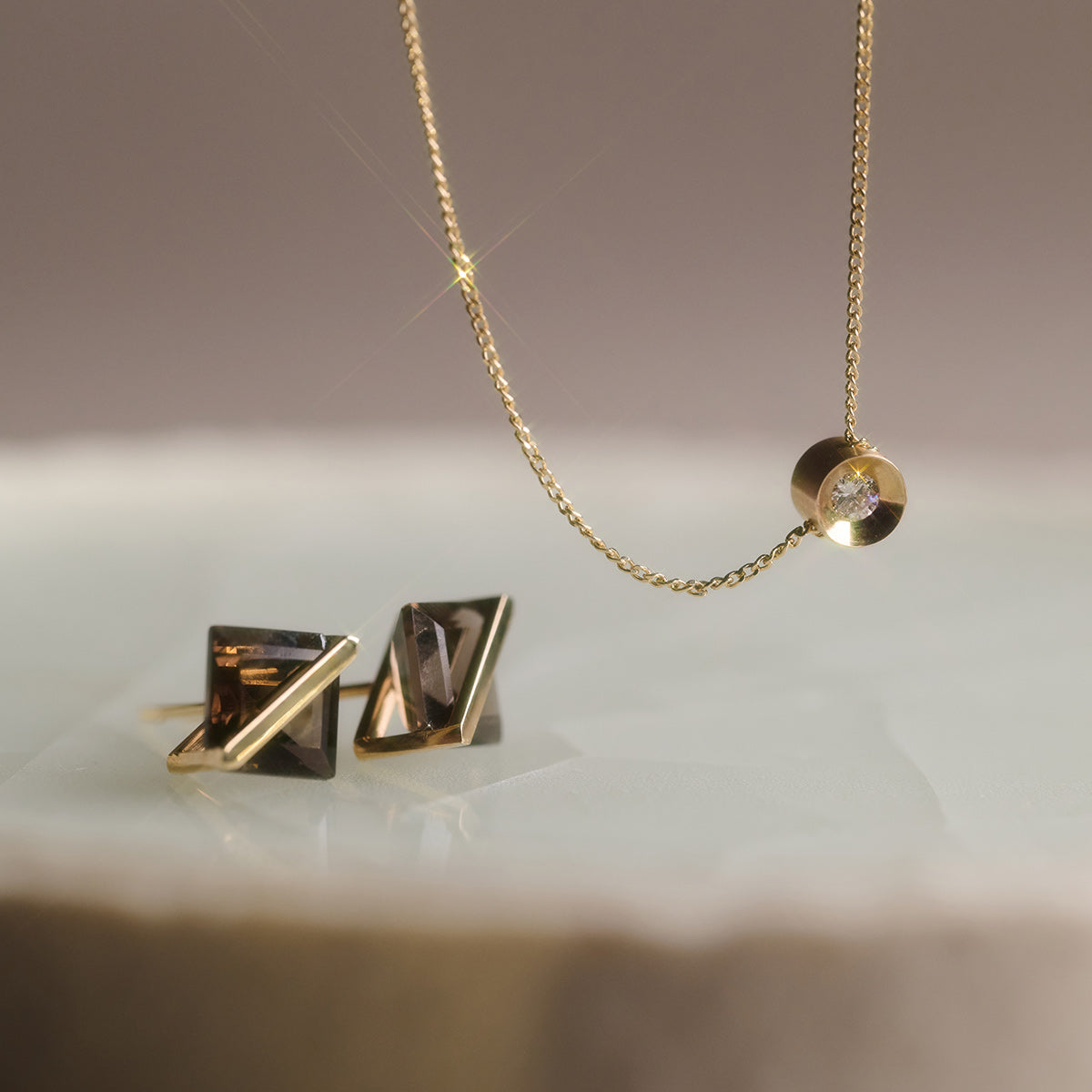 [数量限定] BAND EARRINGS SMOKYQUARTZ &SPOT NECKLACE DIAMOND