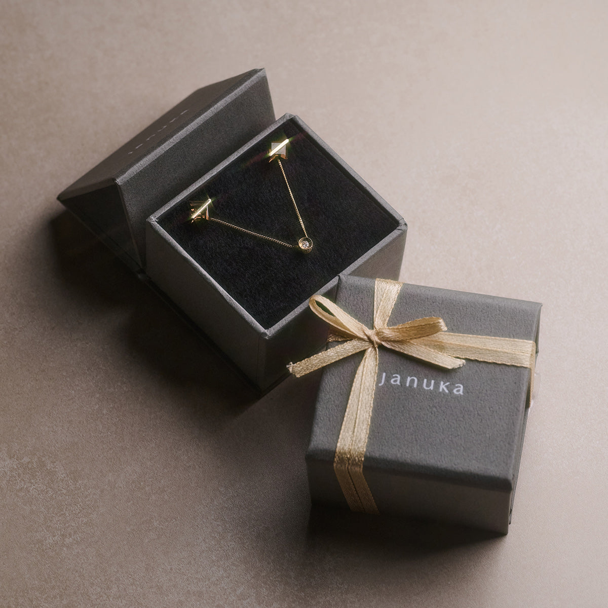 [数量限定] BAND EARRINGS SMOKYQUARTZ &SPOT NECKLACE DIAMOND