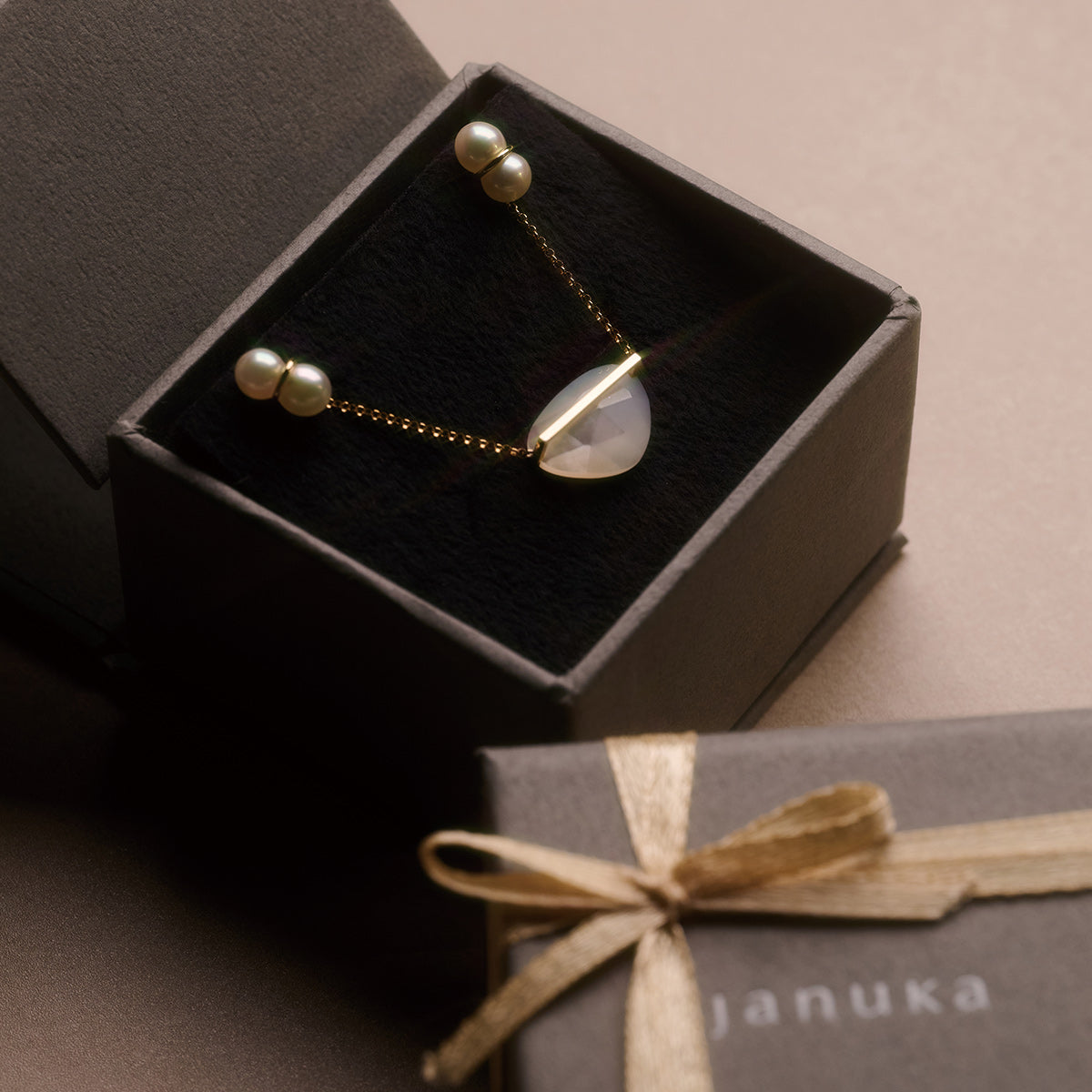 [数量限定] TWIN PEARL EARRING S & BAND NECKLACE MOP