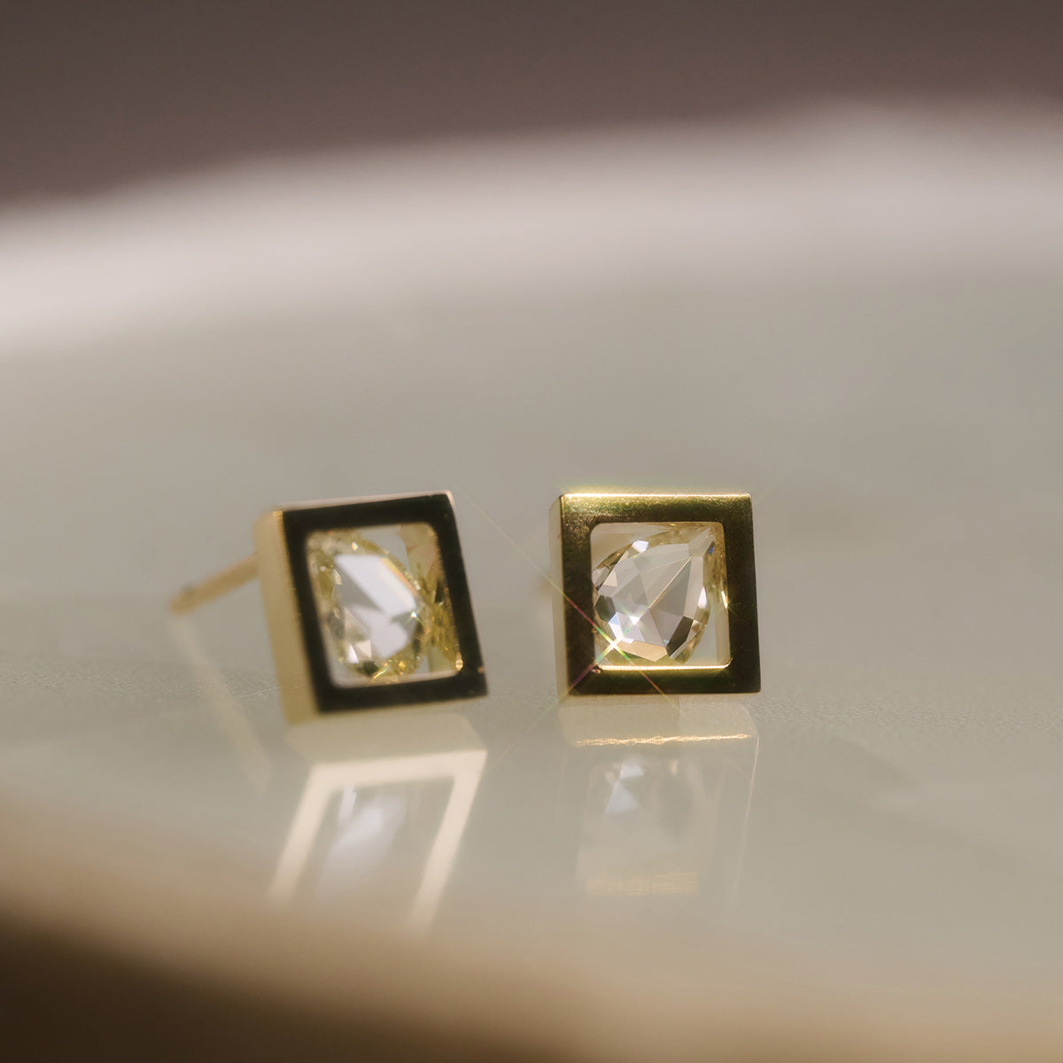 FRAME_januka diamond jewelry