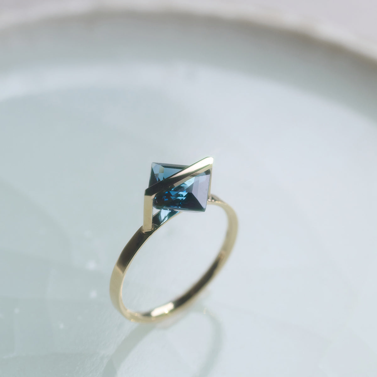 BAND RING BLUE TOPAZ#4018