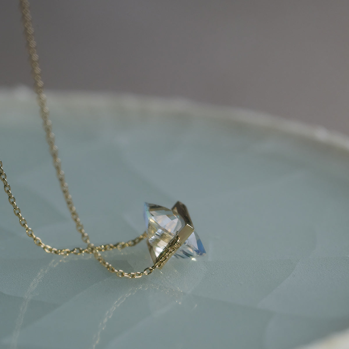 BAND NECKLACE MOONSTONE #4015