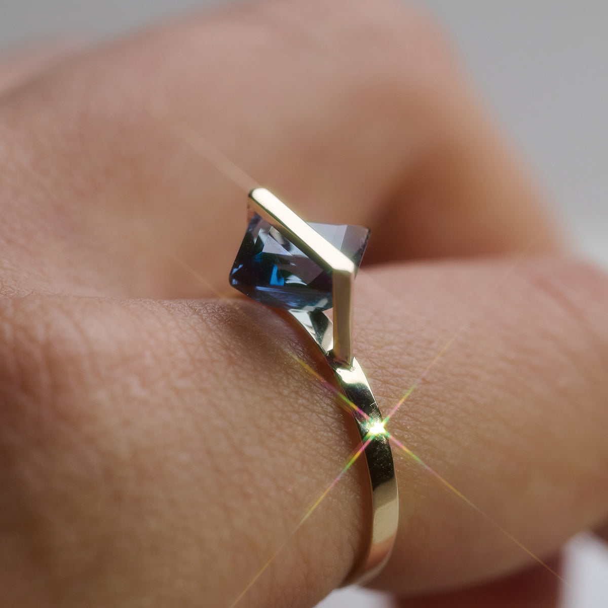 BAND RING BLUE TOPAZ#4018