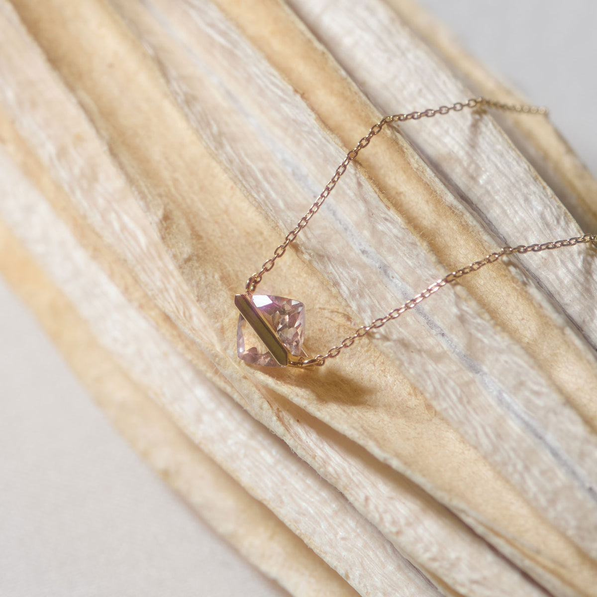 BAND NECKLACE MORGANITE #4333