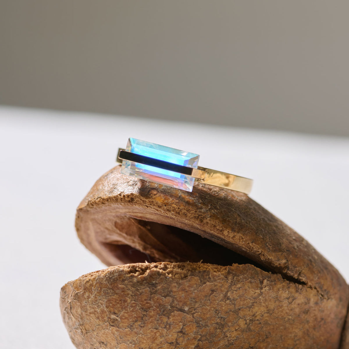 BAND RING RAINBOW MOONSTONE #4313