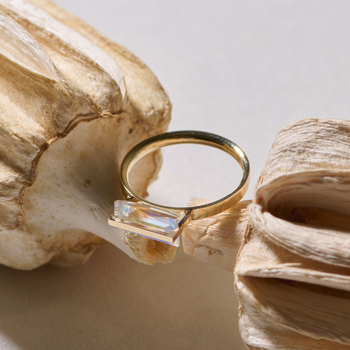 BAND RING RAINBOW MOONSTONE #4313