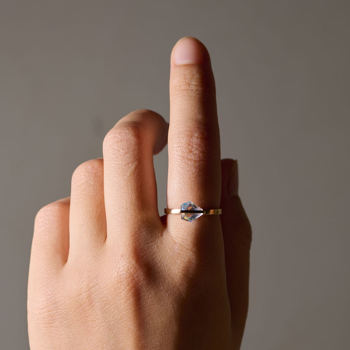 BAND RING RAINBOW MOONSTONE #4248